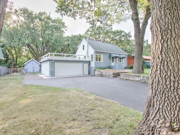 7846 Long Lake Rd, Moundsview, MN 55112