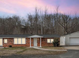 27 Truslow Rd, Fredericksburg, VA 22405