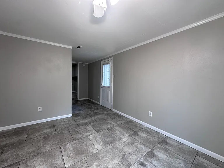 1530 Melrose Dr — Photo 17