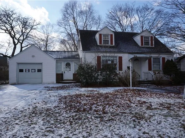 24 Ninigret St, Warwick, RI 02889