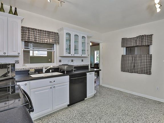 5th image of 5220 Bayshore Blvd