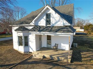 1515 Oakwood Ave, Danville, IL 61832