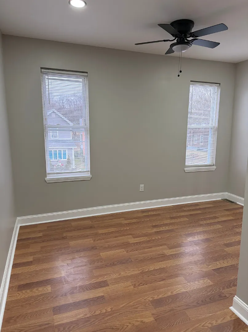 617 Glenwood Ave $800 Private Room (Shared Bath) — Photo 2