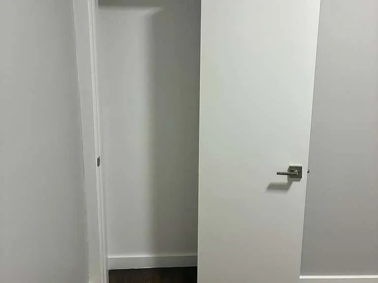 114 Maple St #1R — Photo 8