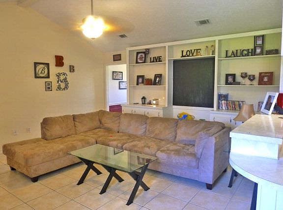 2nd image of 106 Rose Trl