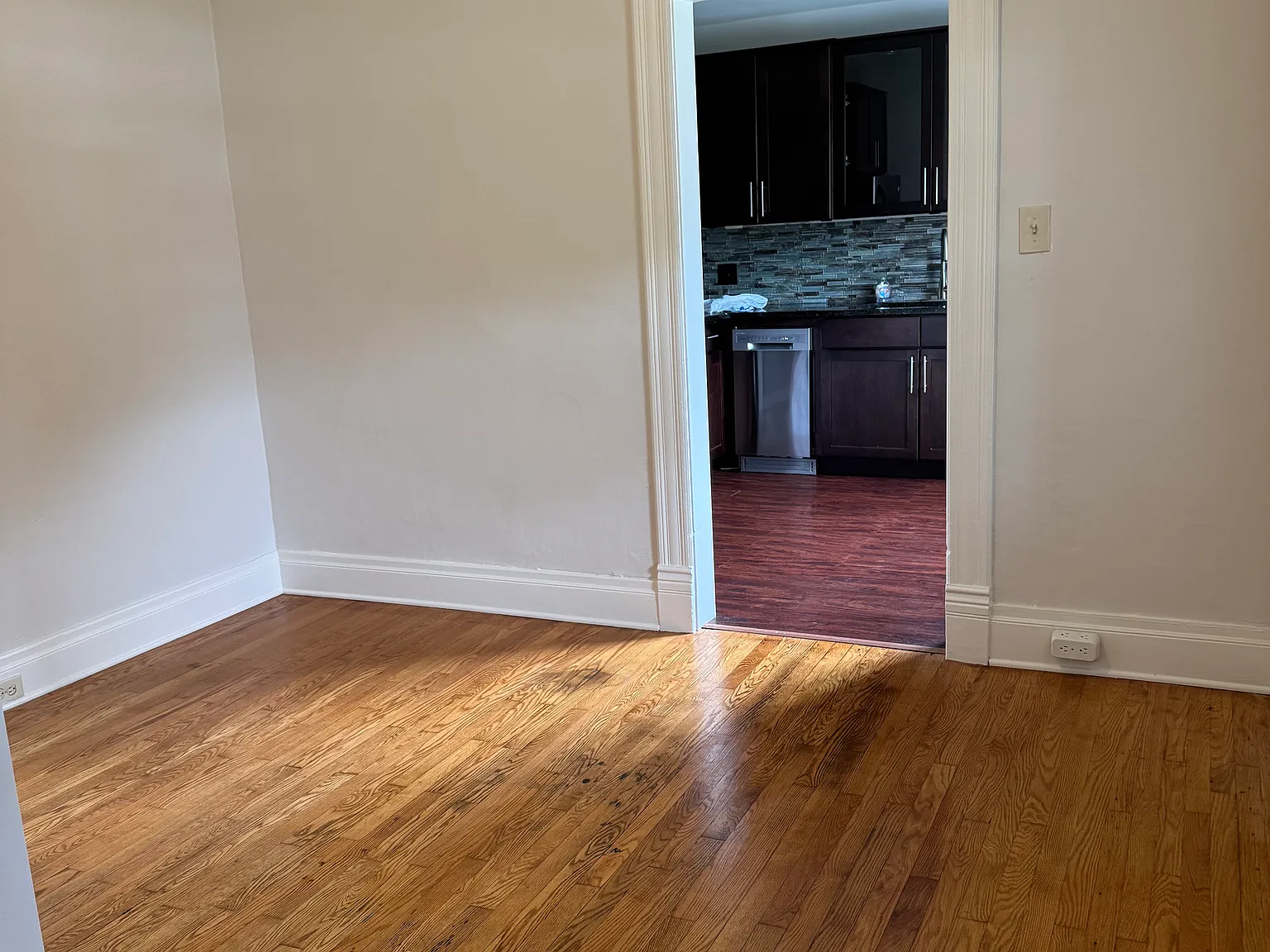 2 bed, 1070 sqft, $1,700 — Photo 4