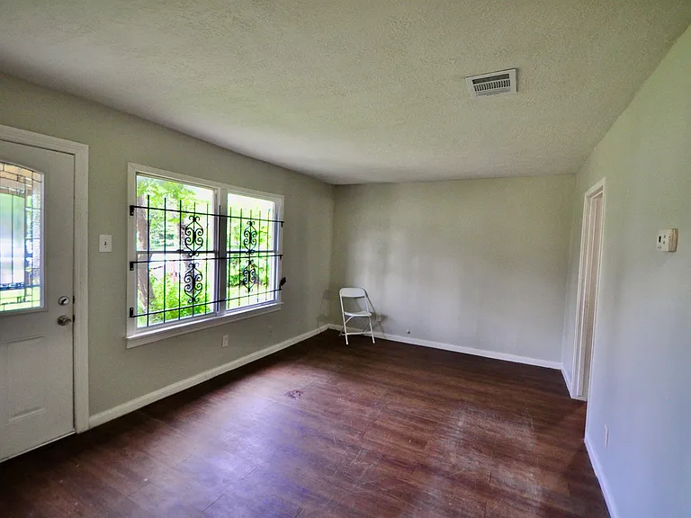 7622 Darnay Dr — Photo 17