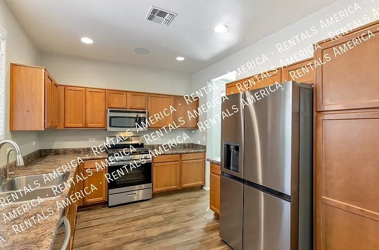 56 W Camino Fuste — Photo 5
