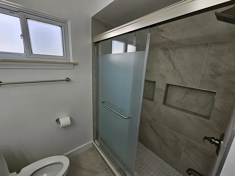 8234 Perrin Ave — Photo 15