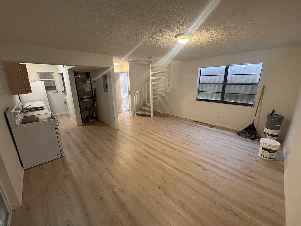 1st image of 200 SW 20th Ave #2