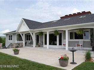 4209 S Lakeshore Dr, Ludington, MI 49431