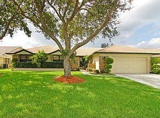 5611 Carriage Ln, Davie, FL 33331