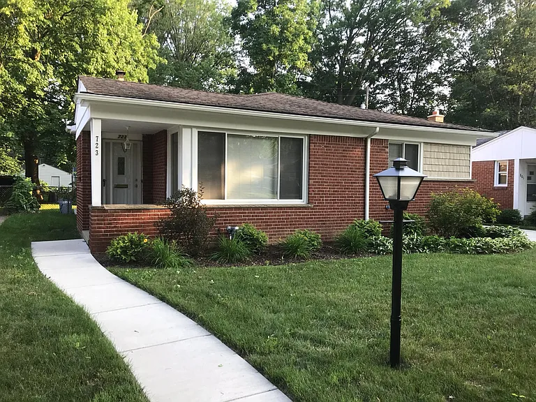 723 Butternut Ave — Photo 1