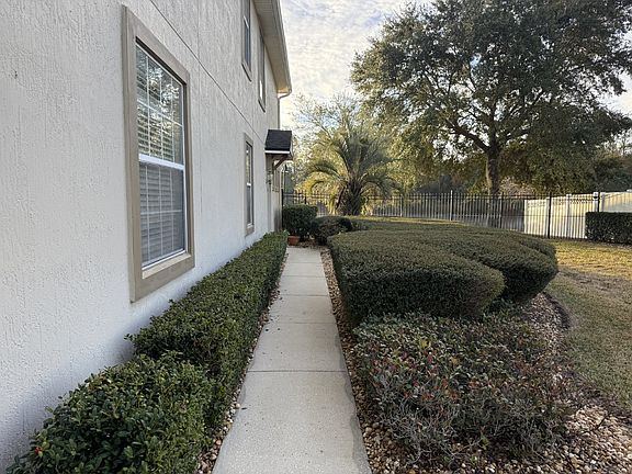2nd image of 3945 Buckthorne Dr #G