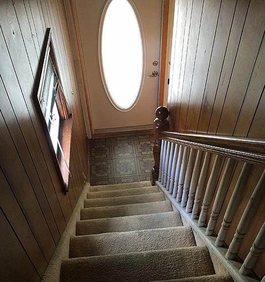 104 Hudson Ave — Photo 2