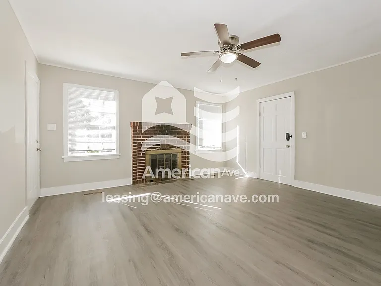 719233_003_living_room_13635309.jpg