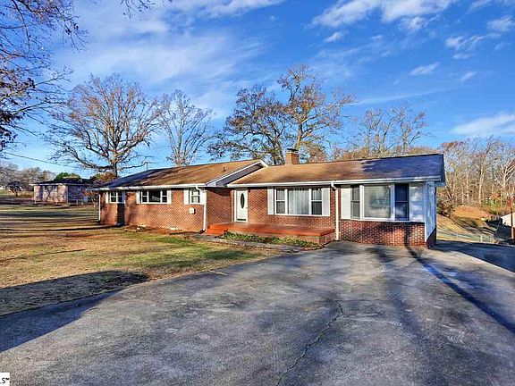 2nd image of 7 Chickasaw Dr