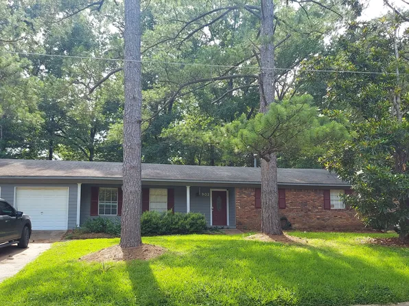 902 Live Oak Dr, Clinton, MS 39056