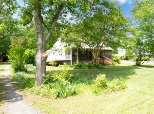 1900 Mark Pine Rd, Hayes, VA 23072