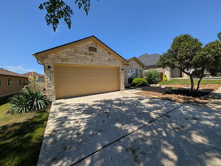 2937 Post Oak Cir — Photo 4