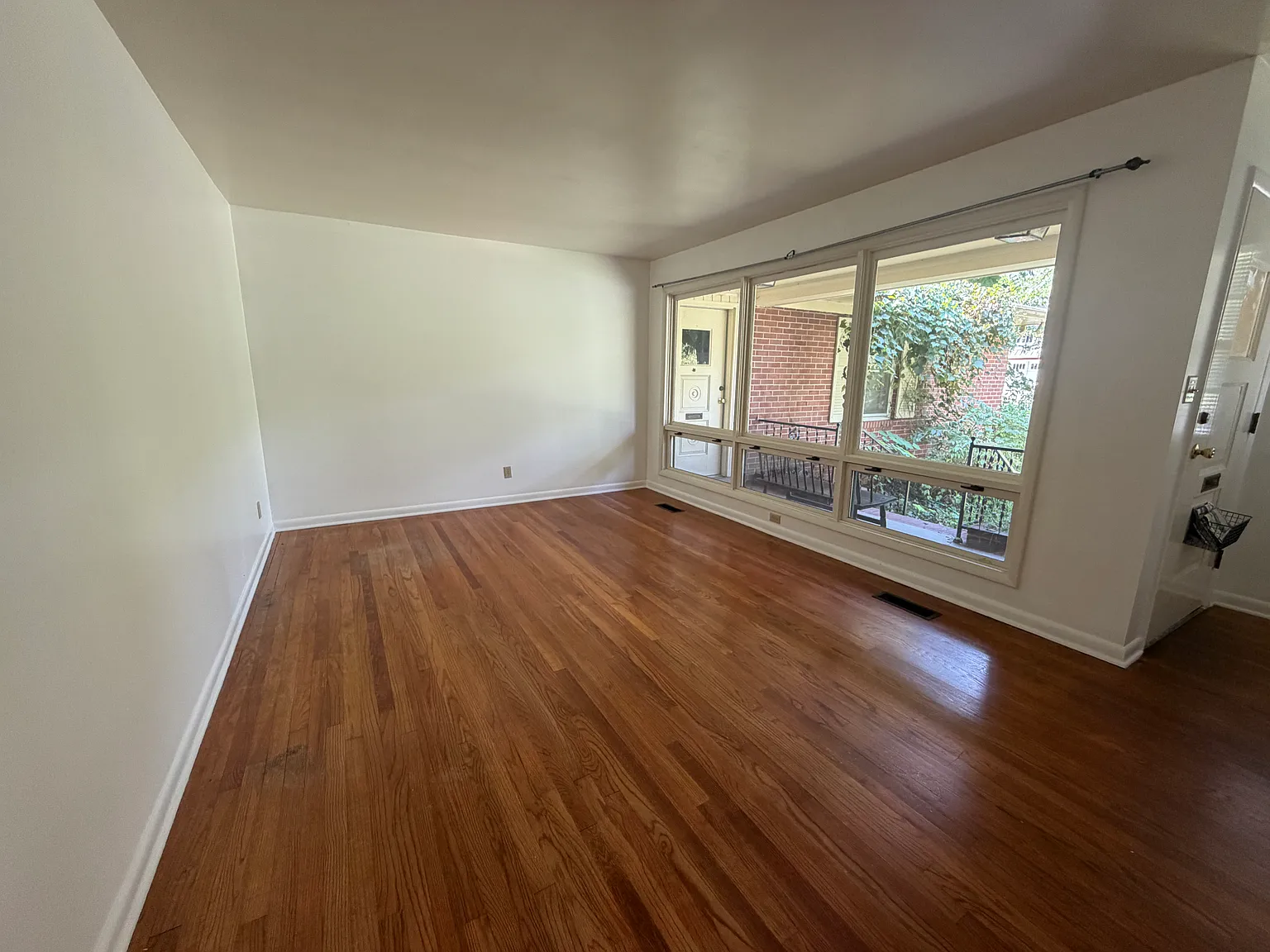 2 bed, 1136 sqft, $1,100 — Photo 2