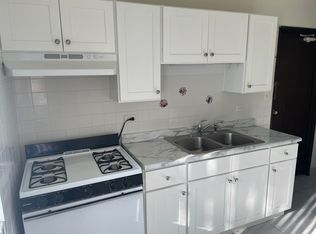 351 W Hawthorne Cir APT 1, Mount Prospect, IL 60056