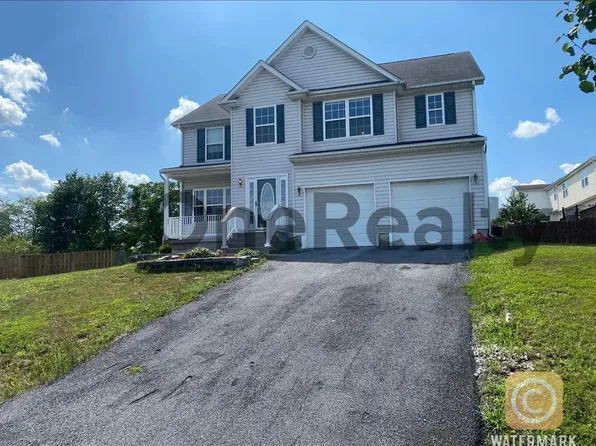 24 Iberian Ct, Martinsburg, WV 25405