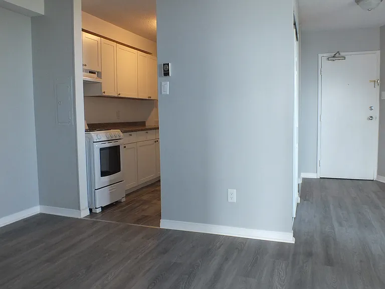 305 Presland Rd — Photo 12