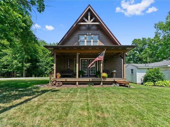 17242 Strock St, Lake Milton, OH 44429