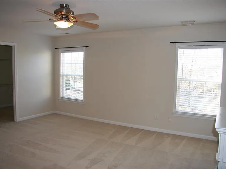 222 Northlands Dr — Photo 10