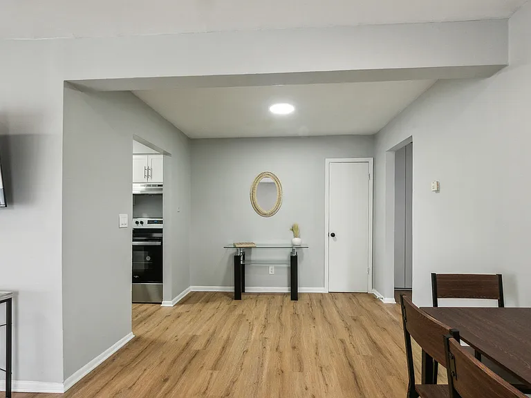 Galloway Court Apartments — Photo 19