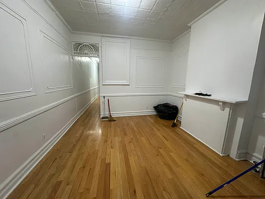 Rented by R New York | media 8