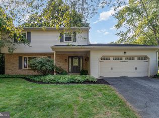 511 Lamp Post Ln, Camp Hill, PA 17011