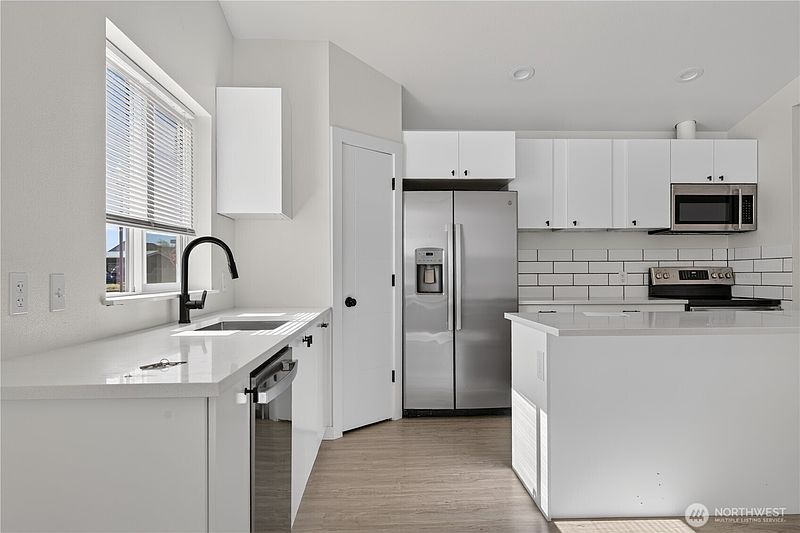 5th image of 20 SE Scotton Way