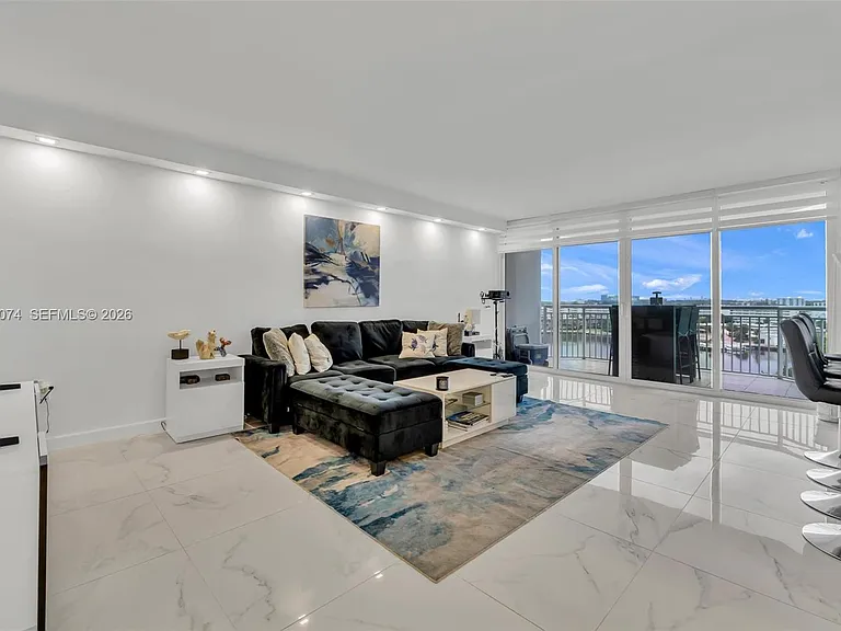 18071 Biscayne Blvd #901 — Photo 10