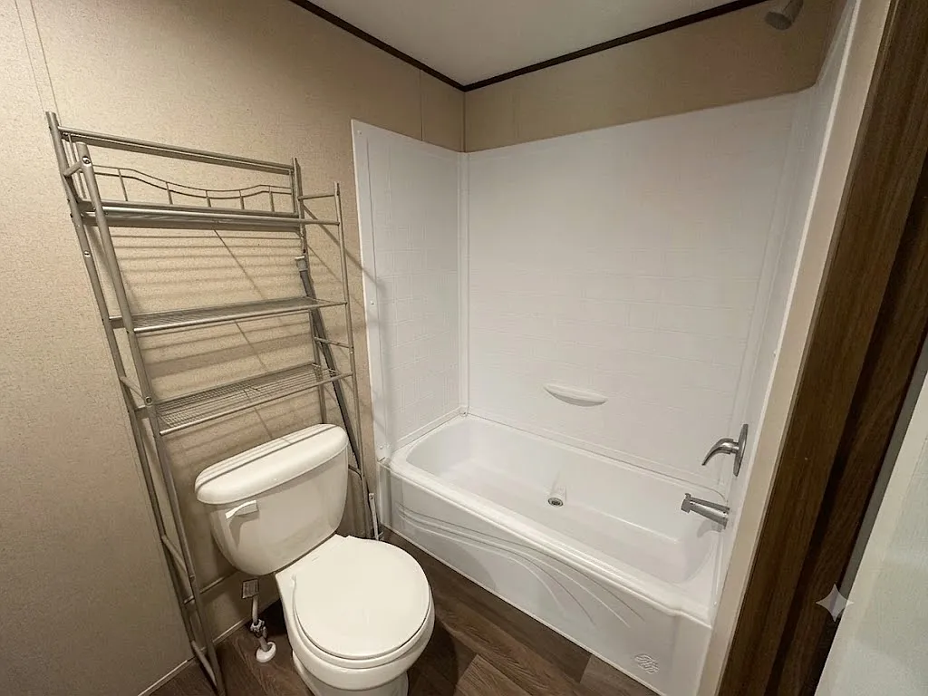 4 bed, 1390 sqft, $1,600 — Photo 3