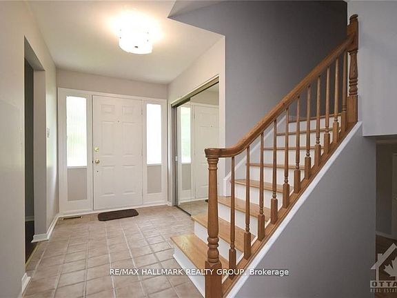3rd image of 14 Whippoorwill Dr