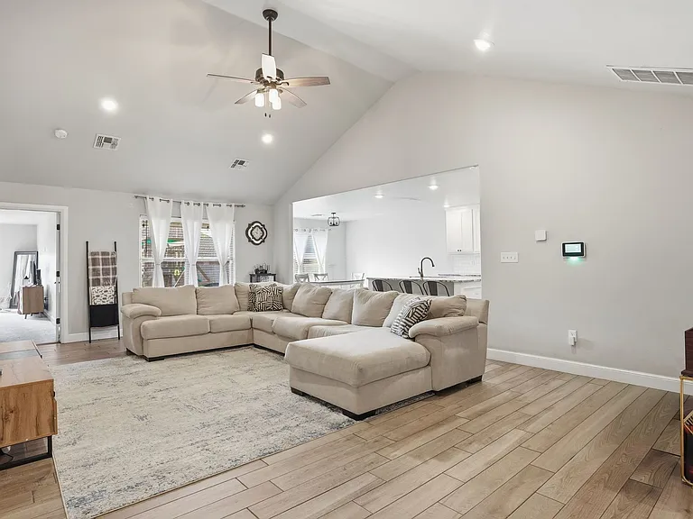 4304 SW Brandon Ln — Photo 4