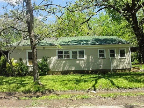 329 W Choctaw Ave, Nowata, OK 74048