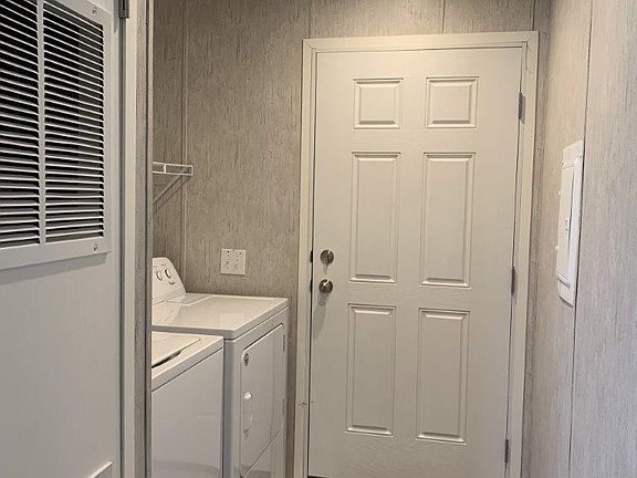 2nd image of 1829 Carmel Dr #96