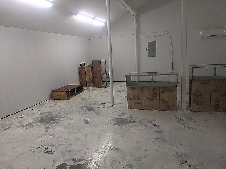 2nd image of 202 Colorado St