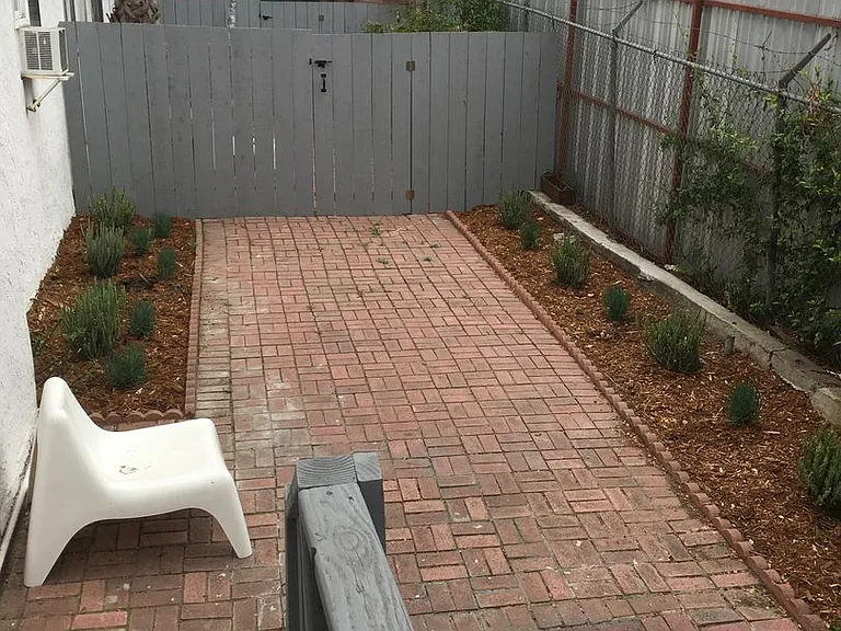 1439 N Curson Ave — Photo 30