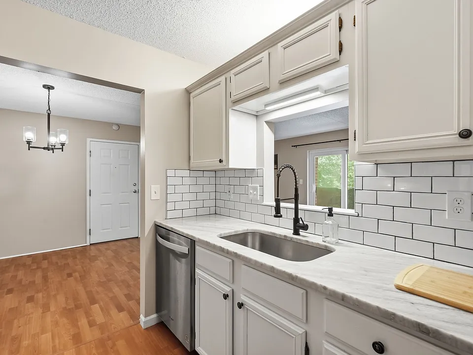 22 Maple Crest Cir #F