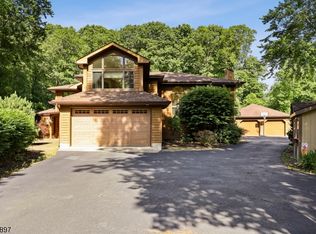 106 Schoolhouse Rd, Oak Ridge, NJ 07438