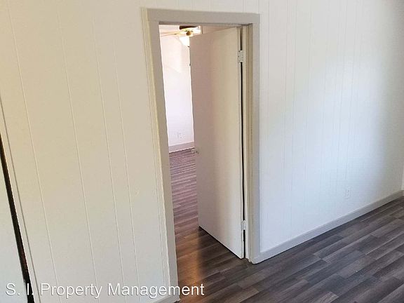 5th image of 1300 Shomaker Dr APT 9