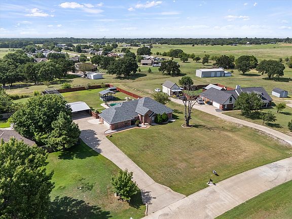 2nd image of 1089 Oak Hollow Ln