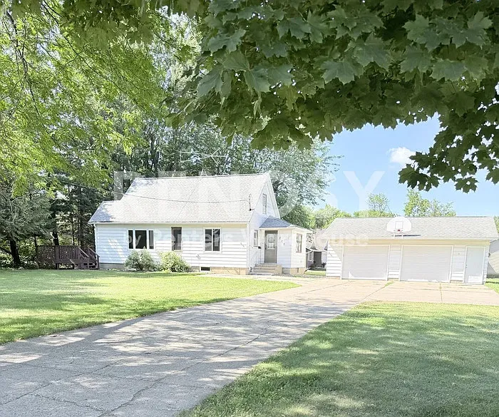 320 Linden Ave W