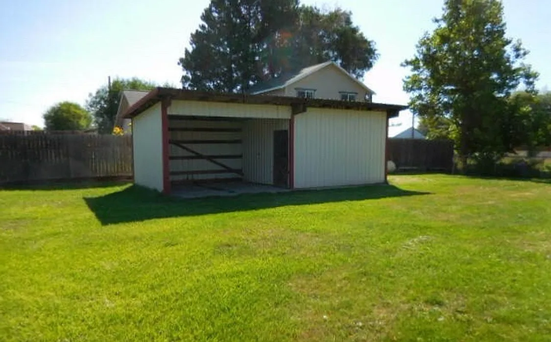 410 N Pierce St — Photo 2