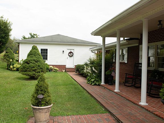 3rd image of 8857 Redbud Hwy