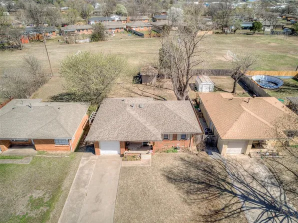 1325 Regent St, Norman, OK 73069